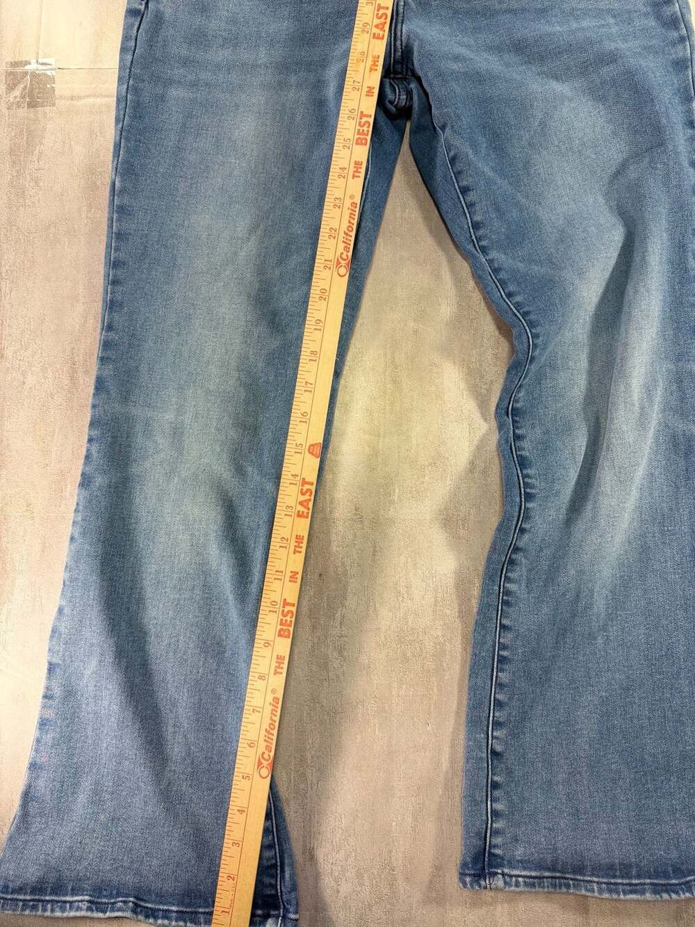 Lucky Brand 14/32A Wide Leg Flare Denim Jeans Medium Wash - Picture 3 of 7